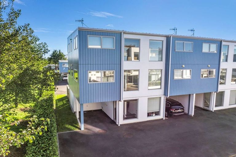 Photo of property in 31 Reynolds Place, Papamoa Beach, Papamoa, 3118