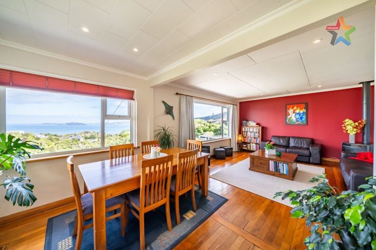 Photo of property in 46 Maungaraki Road, Korokoro, Lower Hutt, 5012