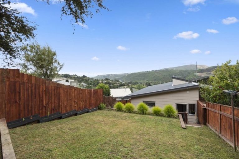 Photo of property in 17a Castle Crescent, Stokes Valley, Lower Hutt, 5019