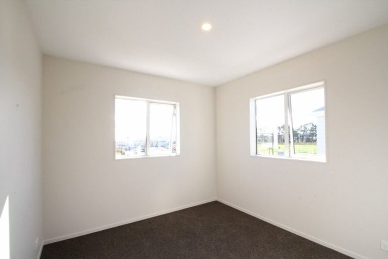 Photo of property in 10 Divide Loop, Takanini, 2112