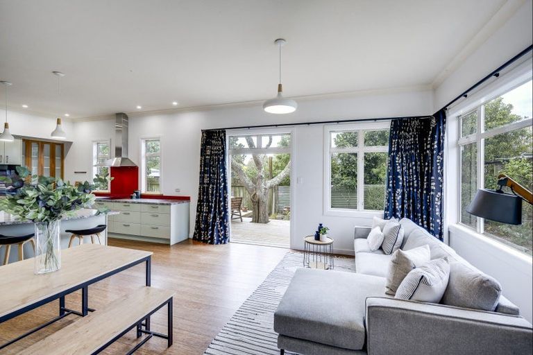 Photo of property in 472 Main North Road, Bay View, Napier, 4104