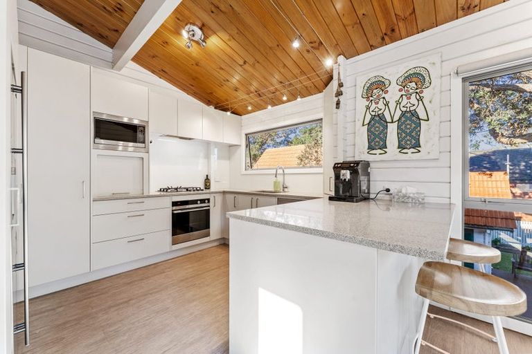 Photo of property in 54 Waiwera Road, Waiwera, Orewa, 0994