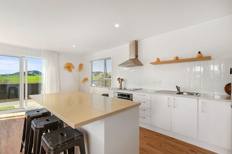 Photo of property in 10 Hillside Avenue, Mangawhai Heads, Mangawhai, 0505