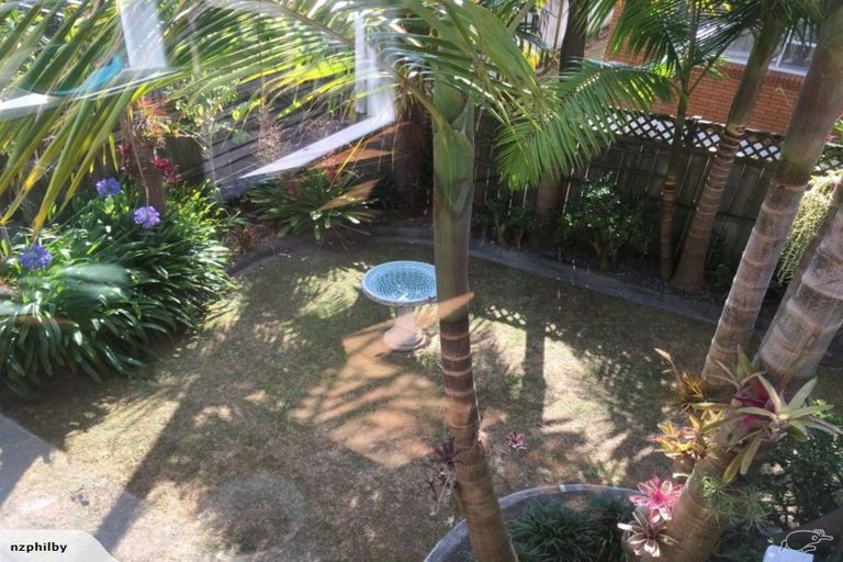 Photo of property in 1/1 Sylvan Park Avenue, Milford, Auckland, 0620