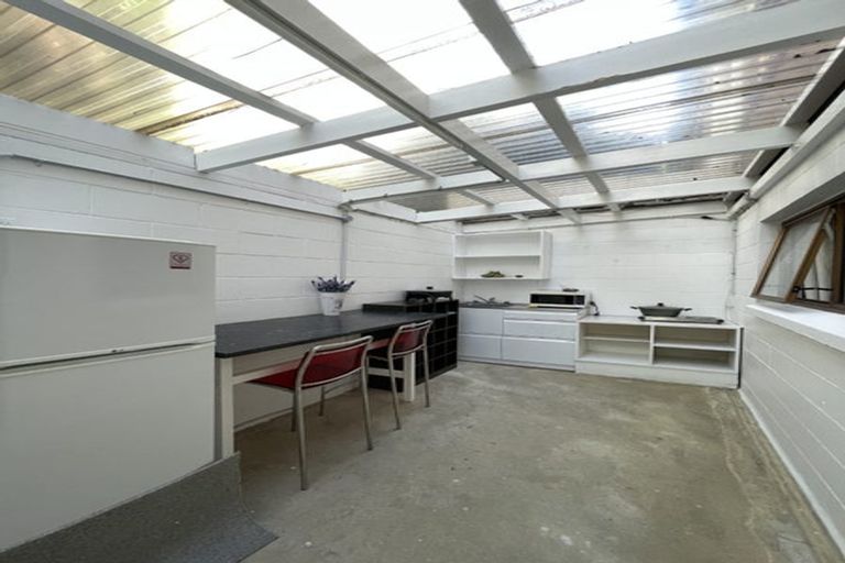 Photo of property in 1/108 Ocean View Road, Northcote, Auckland, 0627