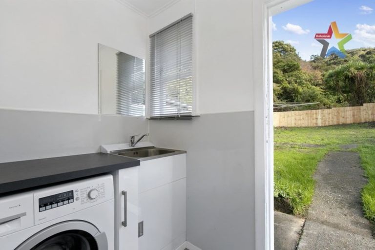 Photo of property in 121 Wellington Road, Wainuiomata, Lower Hutt, 5014