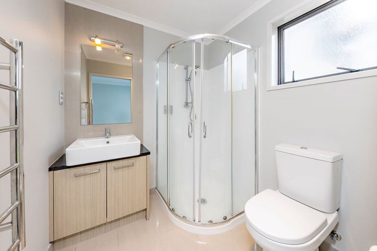 Photo of property in 18 Hirimate Place, Flat Bush, Auckland, 2019