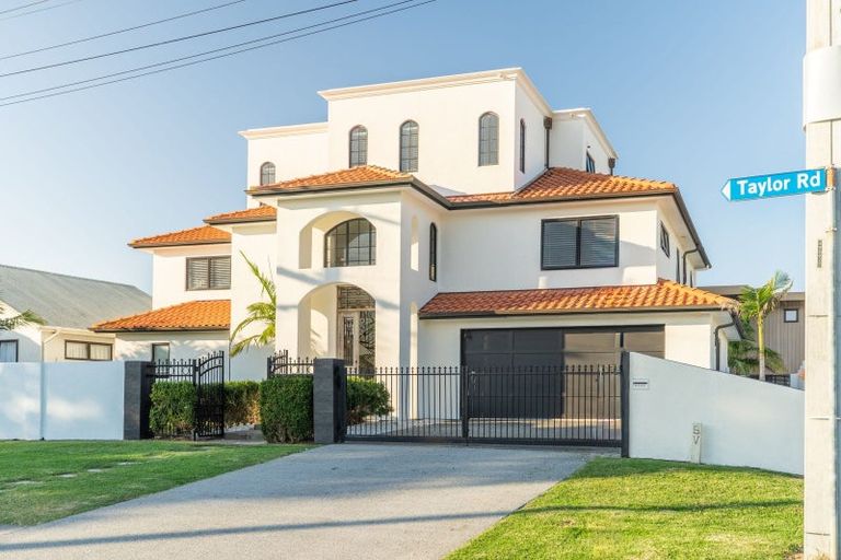 Photo of property in 2a Taylor Road, Papamoa Beach, Papamoa, 3118