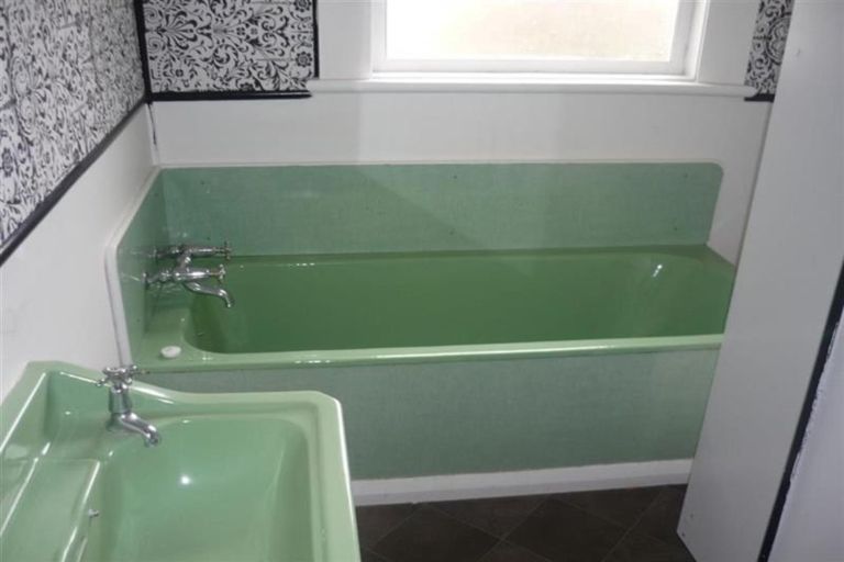 Photo of property in 6 Wakefield Street, Welbourn, New Plymouth, 4310