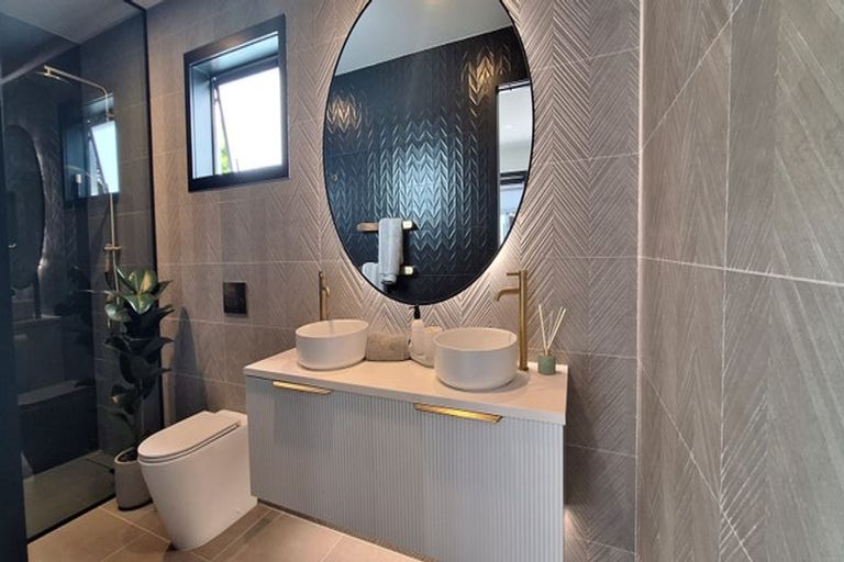 Photo of property in 46 Harry Dreadon Road, Opaheke, Papakura, 2584