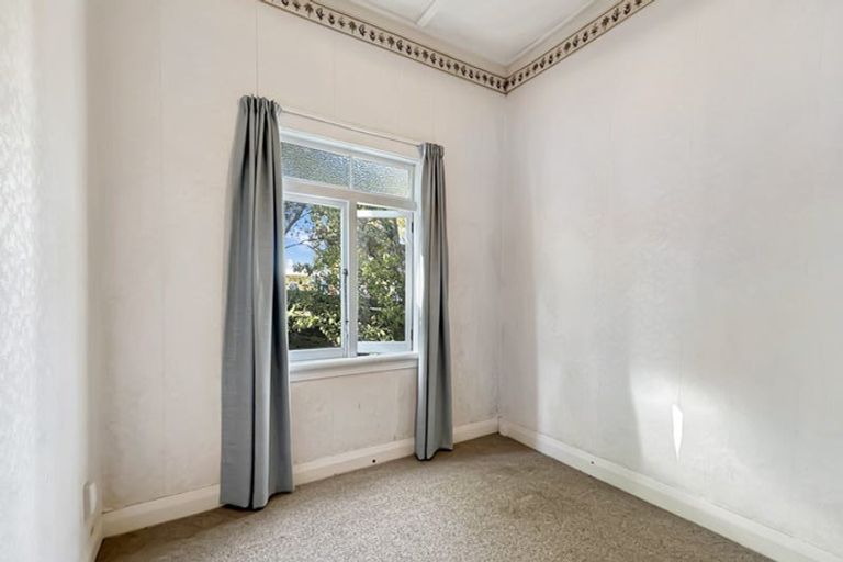 Photo of property in 1 North Avenue, Narrow Neck, Auckland, 0624