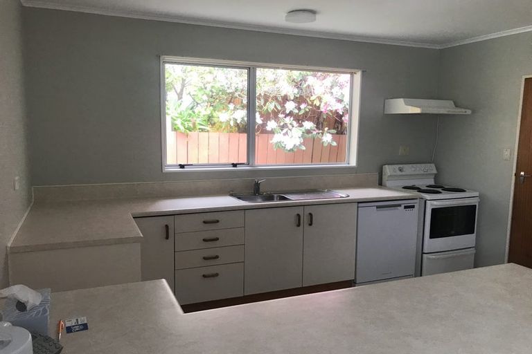 Photo of property in 3 Cyril Way, Paparangi, Wellington, 6037