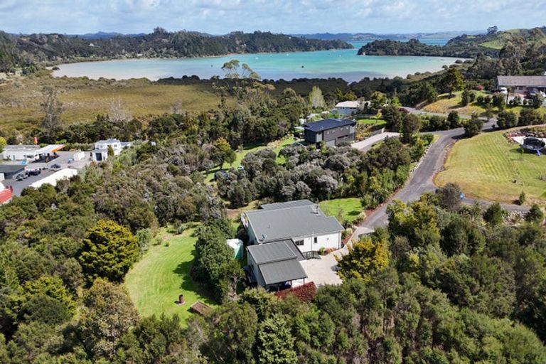 Photo of property in 15 Tikitiki Lane, Russell, 0272