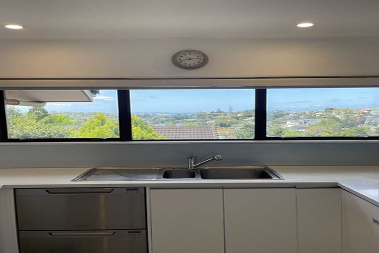 Photo of property in 2/13 Naviti Place, Browns Bay, Auckland, 0630