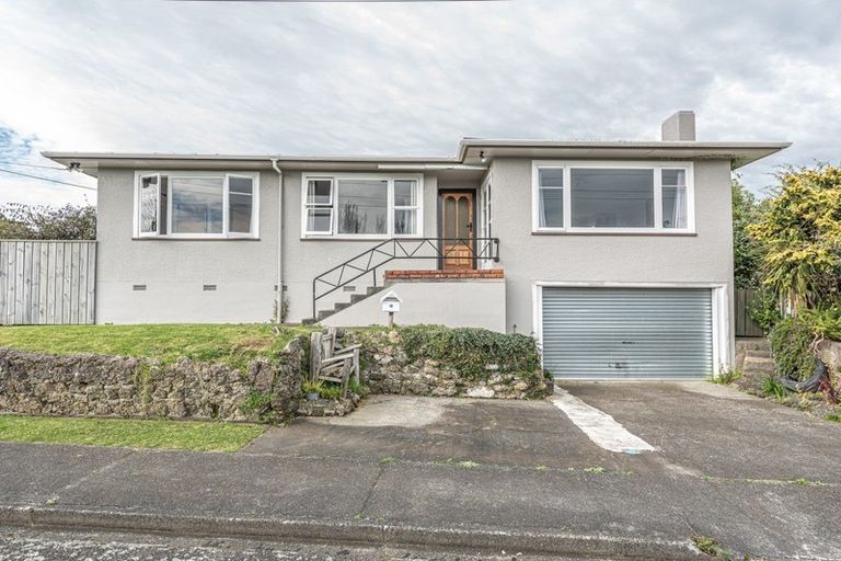 Photo of property in 13 East Way, Durie Hill, Whanganui, 4500