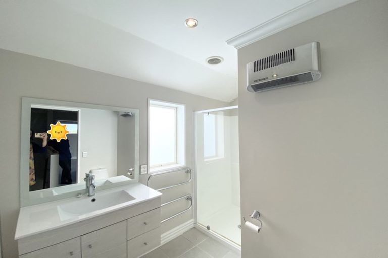 Photo of property in 17a Peverel Street, Riccarton, Christchurch, 8011