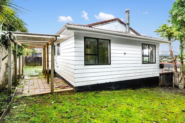 Photo of property in 64 Sunvue Road, Glen Eden, Auckland, 0602
