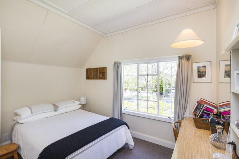 Photo of property in 31 Elmira Avenue, Hokowhitu, Palmerston North, 4410