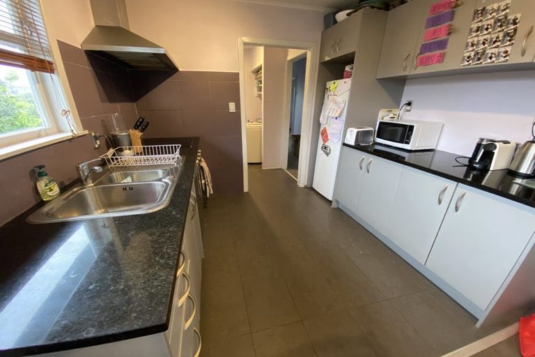 Photo of property in 1/104 Archers Road, Glenfield, Auckland, 0629