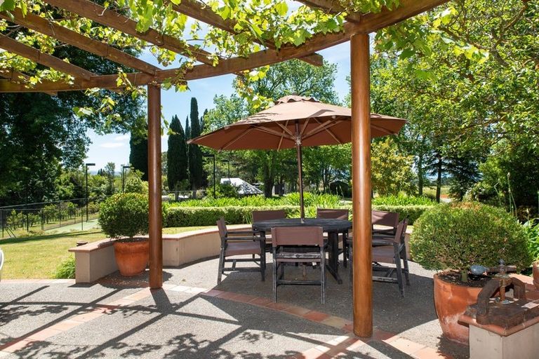 Photo of property in 124 Puketitiri Road, Poraiti, Napier, 4182