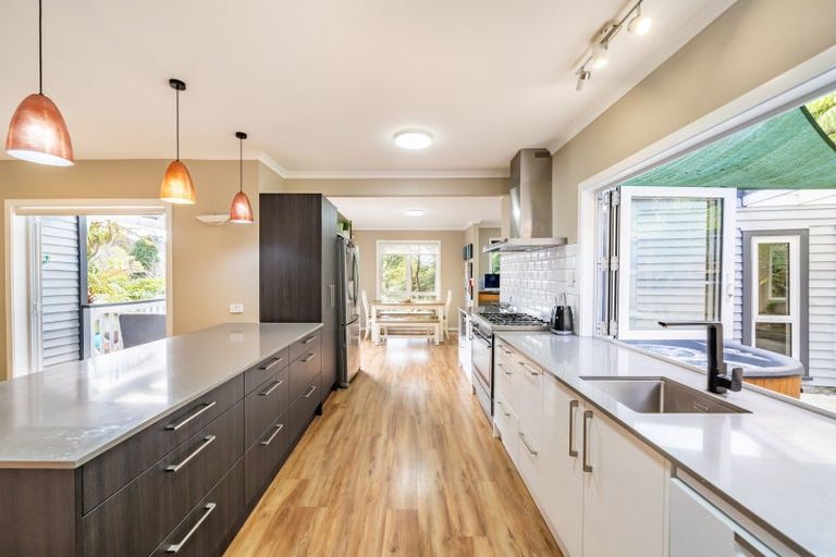 Photo of property in 473 Stokes Valley Road, Stokes Valley, Lower Hutt, 5019