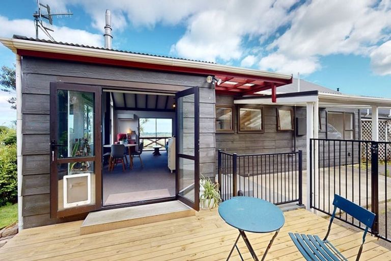 Photo of property in 1/148 Winara Avenue, Waikanae, 5036