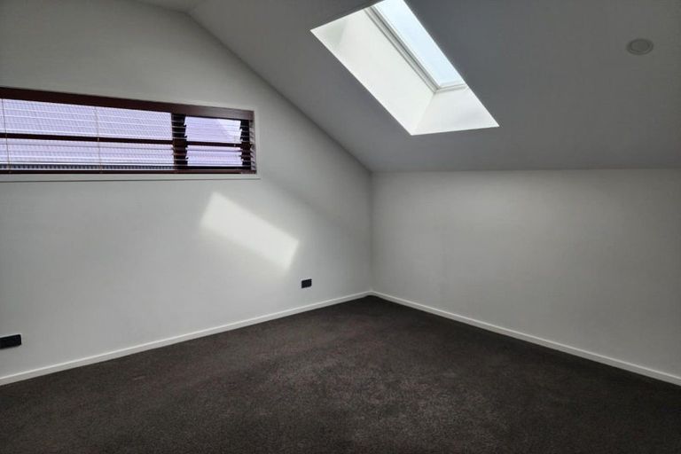 Photo of property in 16 Peace Avenue, Moturoa, New Plymouth, 4310