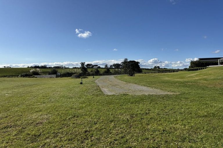 Photo of property in 17 Goble Road, Clarks Beach, 2679