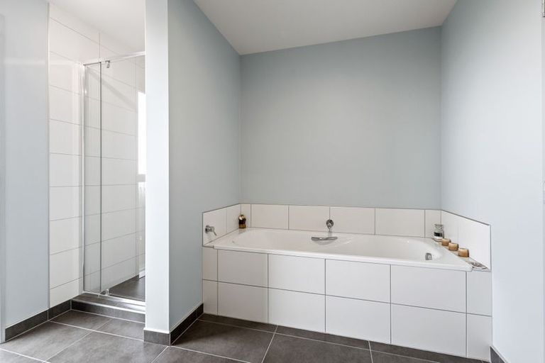 Photo of property in 5 Craigieburn Lane, Mount Pleasant, Christchurch, 8081