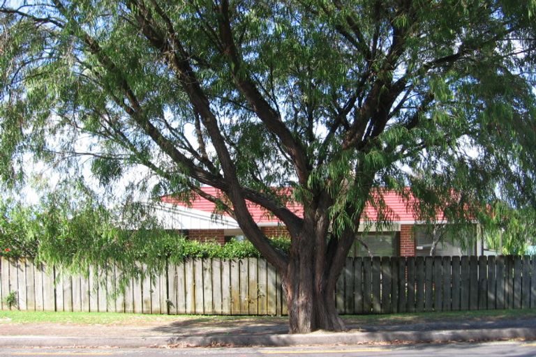 Photo of property in 3 Gill Crescent, Blockhouse Bay, Auckland, 0600