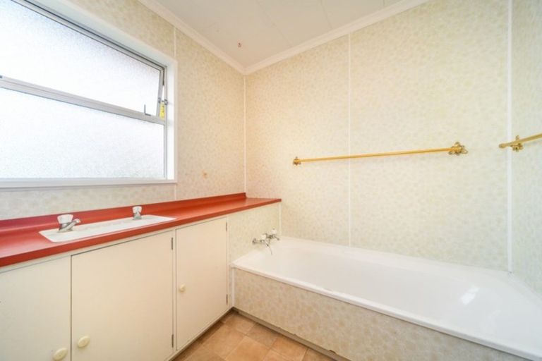 Photo of property in 75 Birmingham Street, Takaro, Palmerston North, 4412