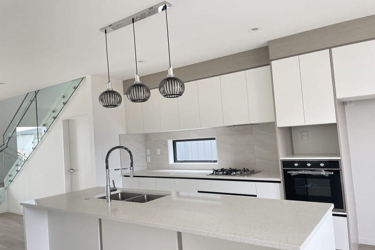 Photo of property in 13 Farranfore Road, Opaheke, Papakura, 2113