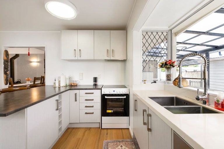 Photo of property in 1b Oak Avenue, Nawton, Hamilton, 3200