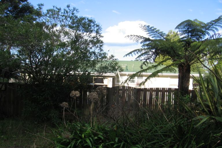 Photo of property in 33 Lookout Drive, Laingholm, Auckland, 0604
