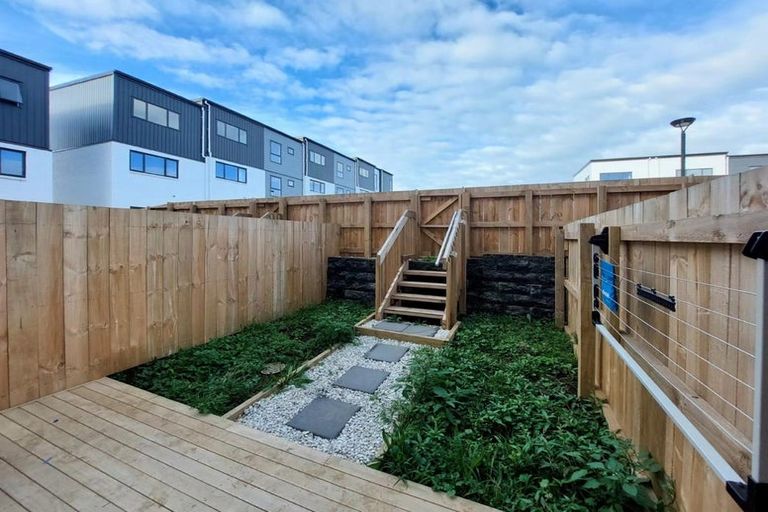 Photo of property in 18 Picturesque Drive, Flat Bush, Auckland, 2019