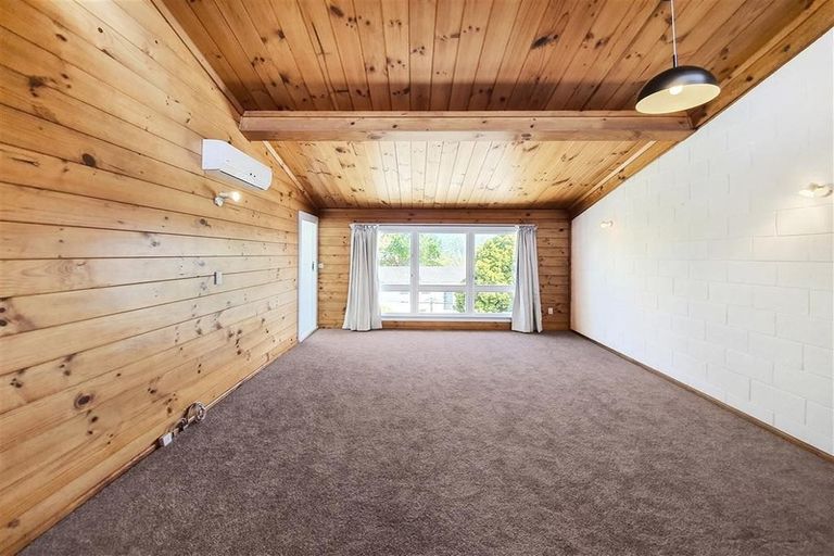 Photo of property in 2/15 Selwyn Crescent, Forrest Hill, Auckland, 0620