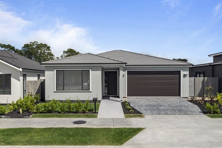 Photo of property in 8 Oyster Drive, Whenuapai, Auckland, 0618