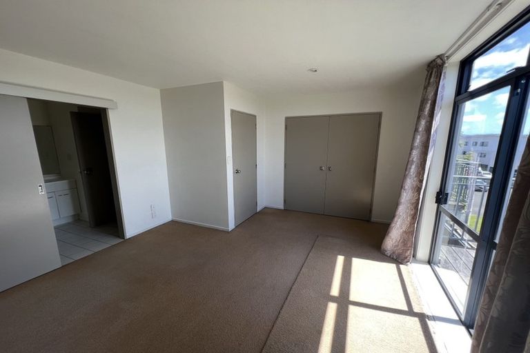 Photo of property in Krisley Court, 12/6 Ambrico Place, New Lynn, Auckland, 0600