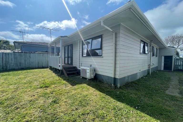 Photo of property in 15a Secretariat Place, Randwick Park, Auckland, 2105