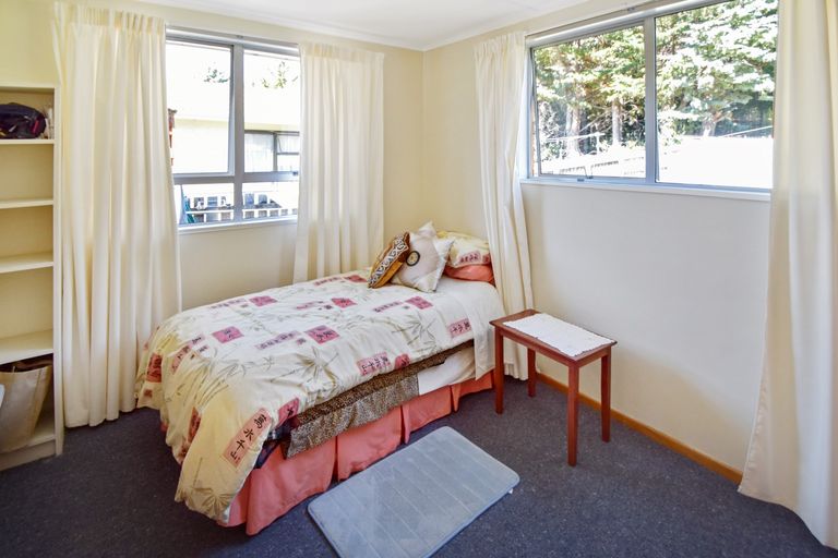 Photo of property in 16 Black Peak Road, Omarama, 9412