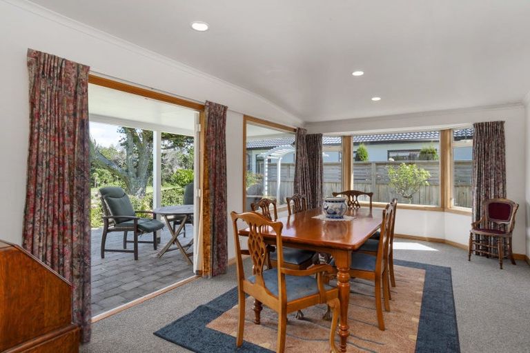 Photo of property in 5 Ashwood Grove, Omokoroa, 3114