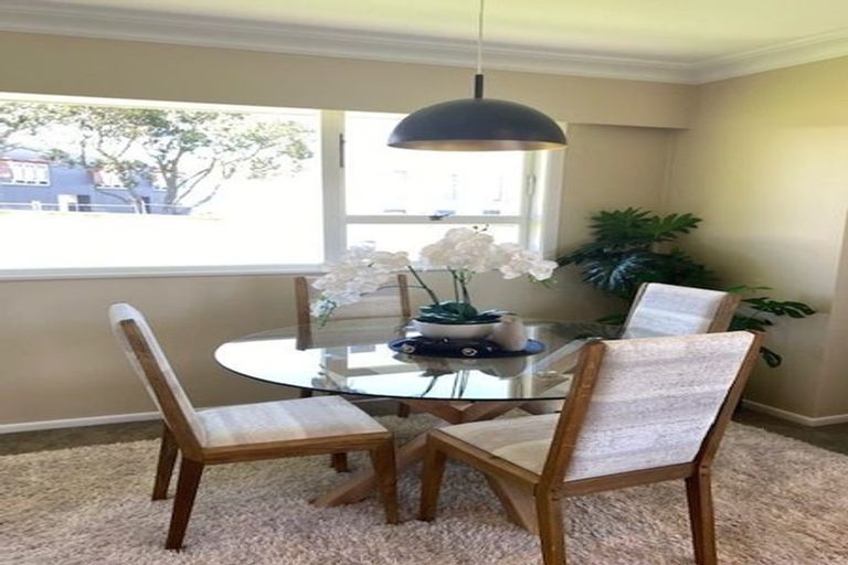 Photo of property in 2/111 Bond Crescent, Forrest Hill, Auckland, 0620