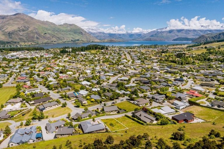 Photo of property in 11b Fastness Crescent, Wanaka, 9305