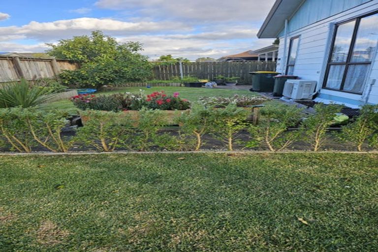 Photo of property in 12 Sheralee Place, Bucklands Beach, Auckland, 2014