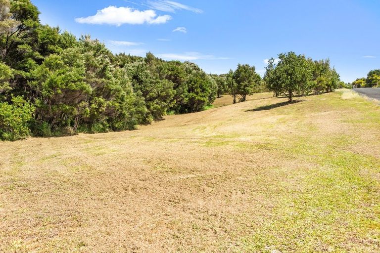 Photo of property in 129 Stratford Drive, Cable Bay, 0420