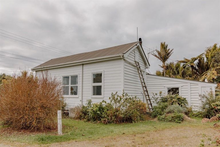 Photo of property in 60 Waverley Street, Karamea, 7893