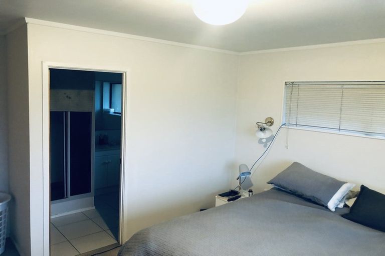 Photo of property in 92 Aviemore Drive, Highland Park, Auckland, 2010