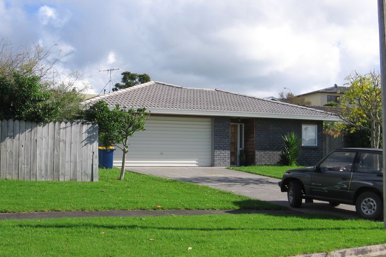 Photo of property in 4 Sorbonne Close, Albany, Auckland, 0632