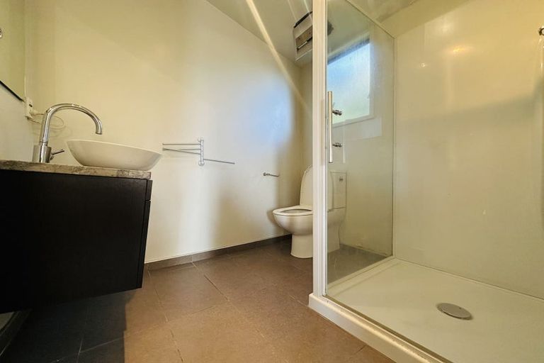 Photo of property in 11a Pendene Place, Forrest Hill, Auckland, 0620