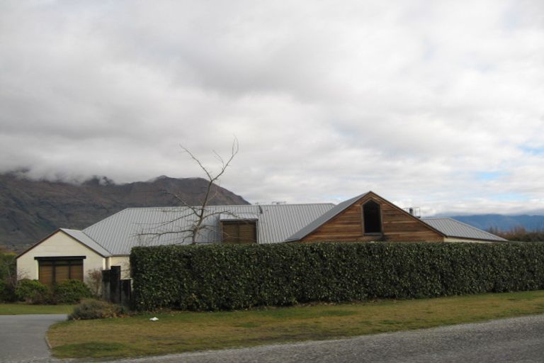 Photo of property in 248 Beacon Point Road, Wanaka, 9305